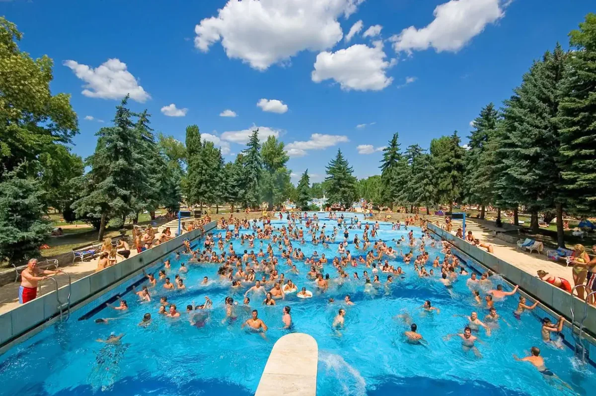 Palatinus Gyógy-, Strand- és Hullámfürdő