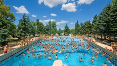 Palatinus Gyógy-, Strand- és Hullámfürdő