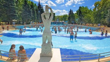 Palatinus Gyógy-, Strand- és Hullámfürdő